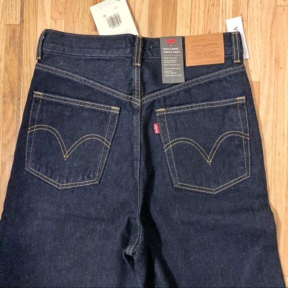 ❤️ SOLD ❤️ Levi’s High Loose - Picture 4 of 7